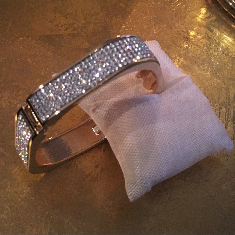Gold and diamond costume jewelry bracelet